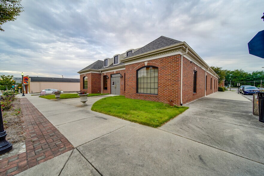 More Photos Of 322 S Main St, Lancaster Medical For Sale