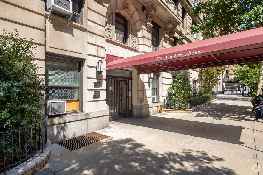 More Photos Of 525 West End Ave, New York Apartments For Lease