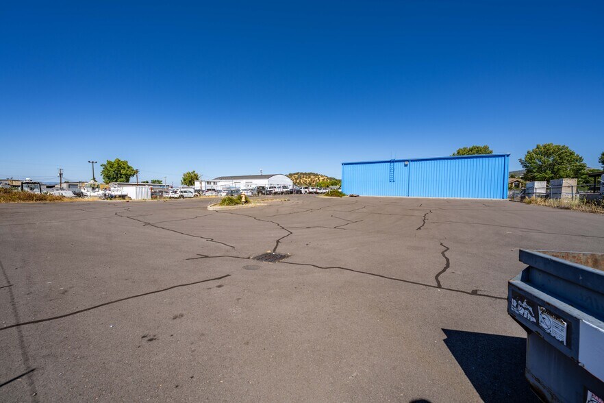 More Photos Of 3755 Crater Lake Hwy, Medford Freestanding For Sale
