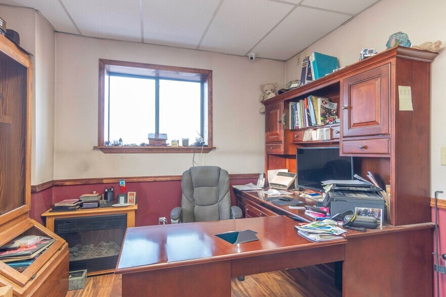 More Photos Of 14617 Kettlersville Rd, Wapakoneta Light Distribution For Sale