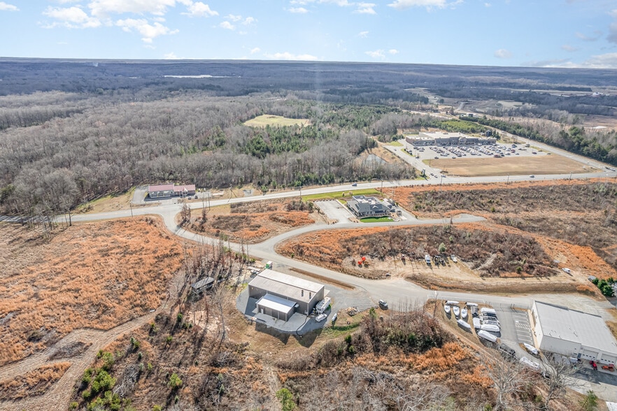 More Photos Of 1875 New Bridge Rd, Mineral Showroom For Sale