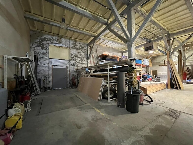 More Photos Of 700 Keogh Ct, Great Falls Light Distribution For Lease