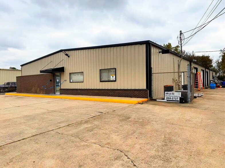 More Photos Of 509 W 67th St, Shreveport Warehouse For Lease