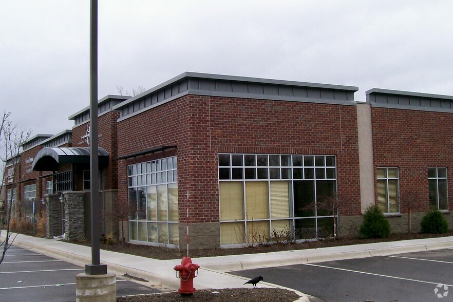 More Photos Of 1629 Lena Ct, Eagan Storefront For Lease