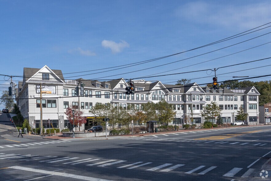 Primary Photo Of 1000 New York Ave, Huntington Station Apartments For Lease