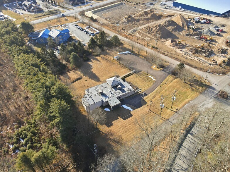 More Photos Of 113 Pocono Dr, Milford Office For Sale