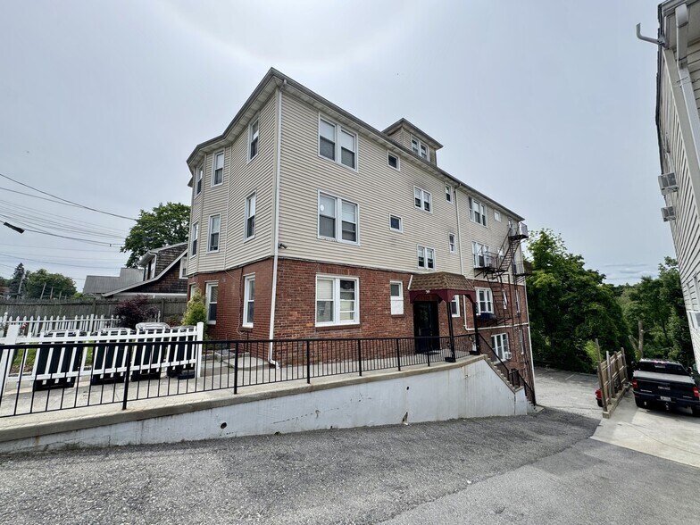More Photos Of 59 Ferris Pl, Ossining Apartments For Sale