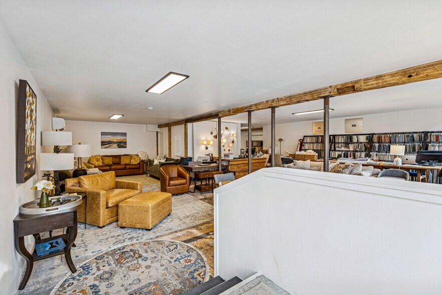 More Photos Of 120 W 9th St, Durango Flex For Lease