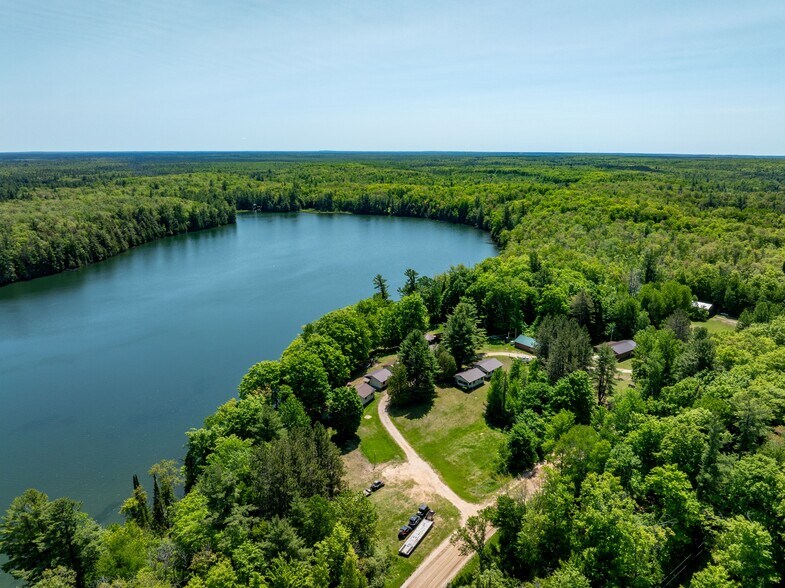 Primary Photo Of 16878 County Road 505, Newberry Hotel For Sale