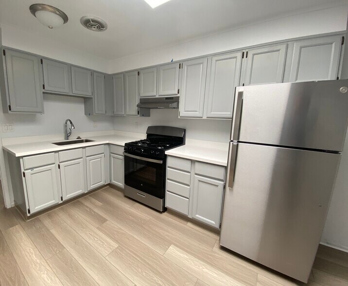 More Photos Of 5A Leo St, San Francisco Storefront Retail Residential For Lease