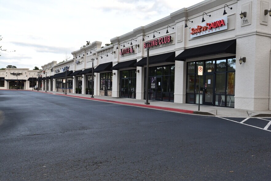 More Photos Of 735 N Main St, Alpharetta Land For Lease