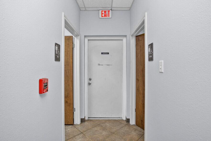 More Photos Of 1207 N Fm 3083 Rd, Conroe Distribution For Lease