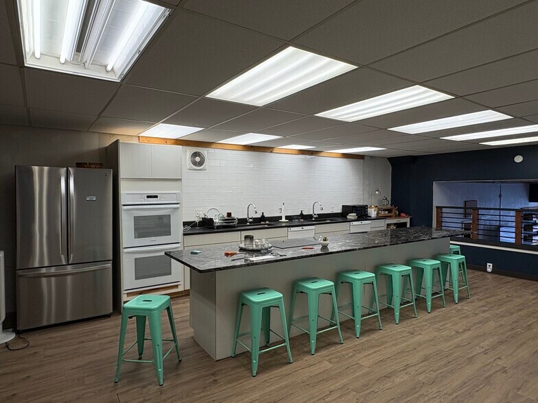 More Photos Of 3907-3907 Grand Ave, Duluth Storefront Retail Residential For Sale