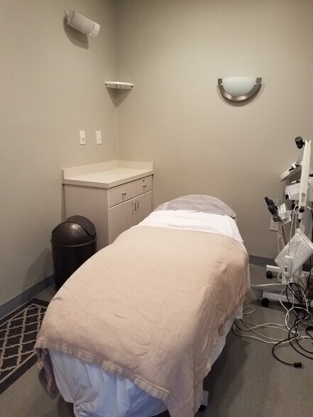 More Photos Of 1860-1868 Centre St, West Roxbury General Retail For Sale