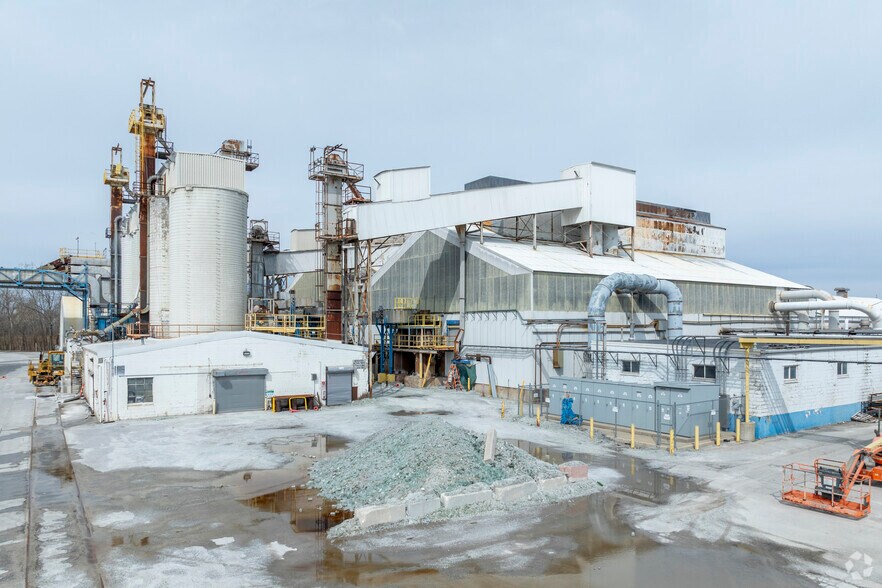 More Photos Of 13850 Cottage Grove Ave, Dolton Manufacturing For Lease