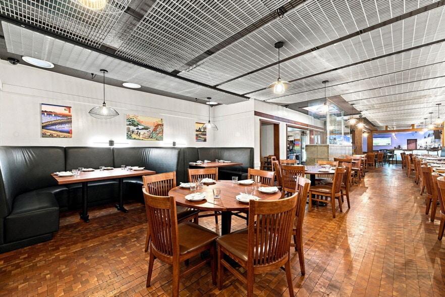 More Photos Of 2422 13th St, Sacramento Restaurant For Sale