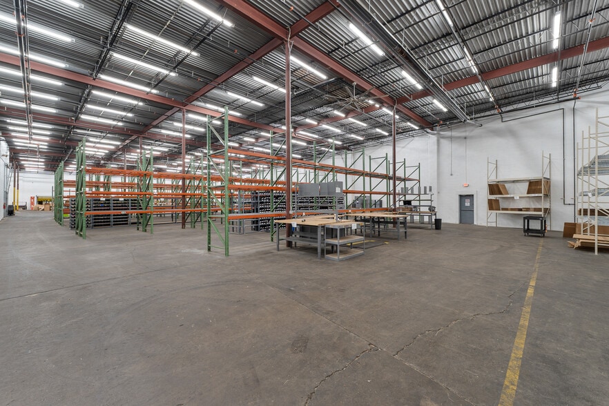 More Photos Of 1545 Hansford St, Charleston Light Distribution For Sale