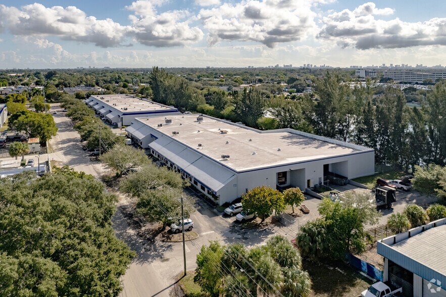 More Photos Of 4800 SW 51st St, Davie Unknown For Lease
