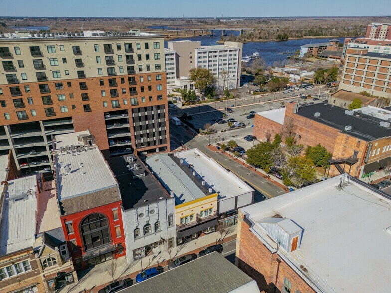 More Photos Of 271 N Front St, Wilmington General Retail For Sale