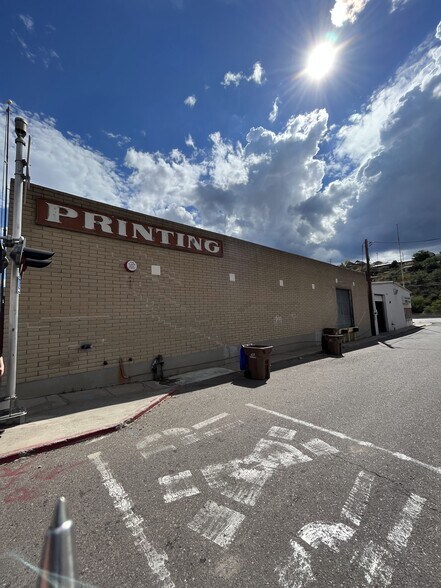 More Photos Of 298 N Pine St, Globe Light Distribution For Lease