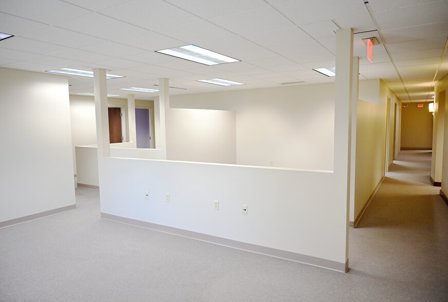 More Photos Of 24650 Center Ridge Rd, Westlake Office For Sale