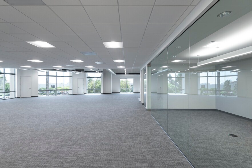 More Photos Of 5770 Fleet St, Carlsbad Unknown For Lease