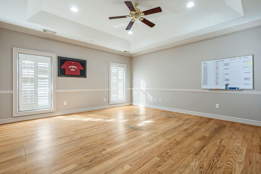 More Photos Of 5500 Watermelon Rd, Northport Medical For Lease