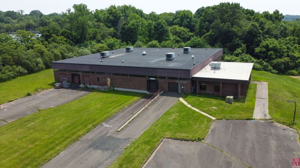 More Photos Of 856 N Main Street Ext, Wallingford Manufacturing For Sale