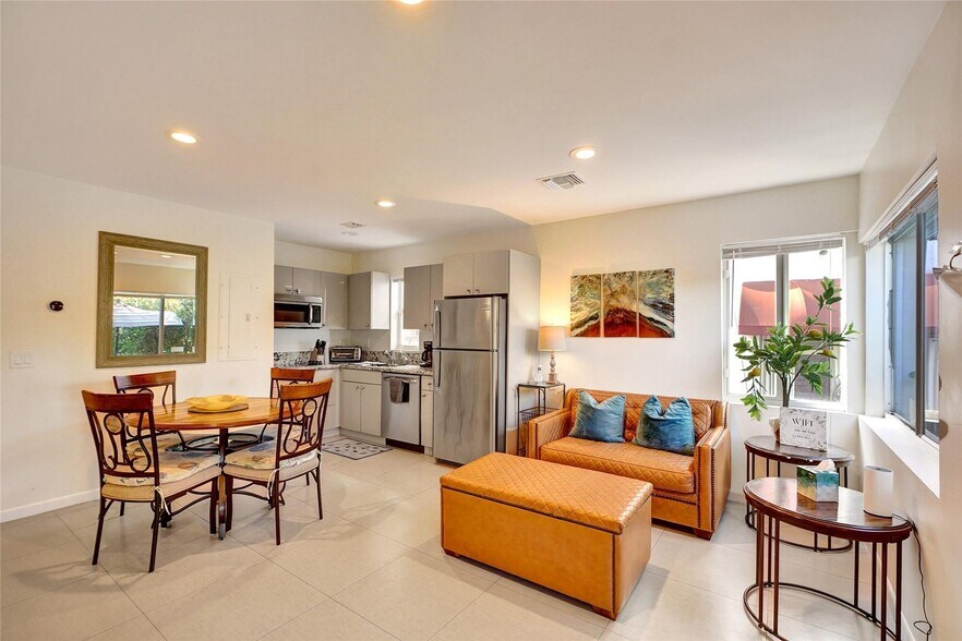 More Photos Of 322 Oklahoma St, Hollywood Multifamily For Sale