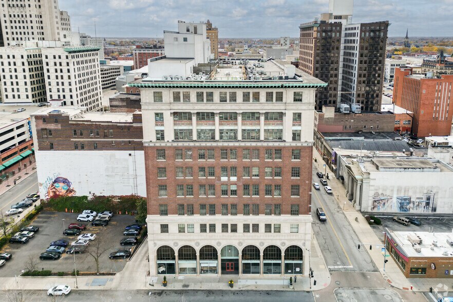 More Photos Of 513 Adams St, Toledo Apartments For Lease