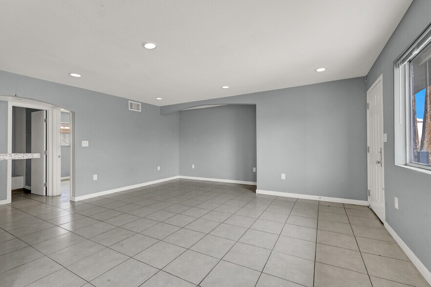 More Photos Of 521 Calcaterra Cir, Las Vegas Apartments For Sale