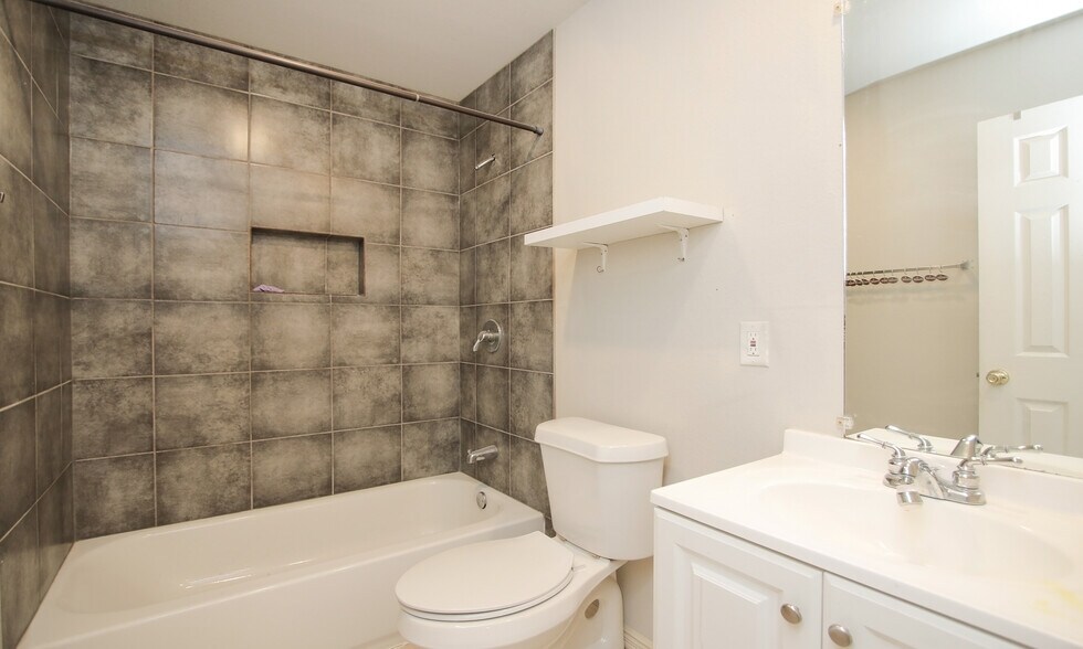 More Photos Of 1318 Avenue A, South Houston Apartments For Sale