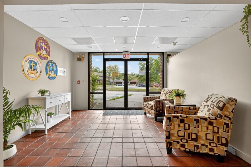 More Photos Of 2050 Old Bridge Rd, Woodbridge Medical For Sale