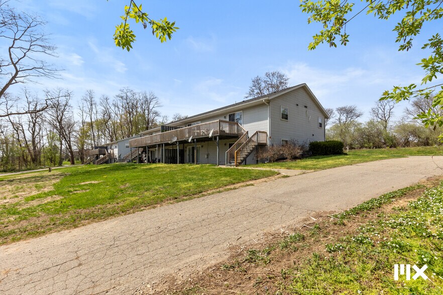 More Photos Of 2535 7th St, Shelbyville Apartments For Sale