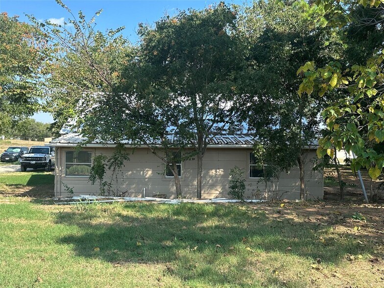 More Photos Of 2764 W Highway 199, Springtown Apartments For Sale