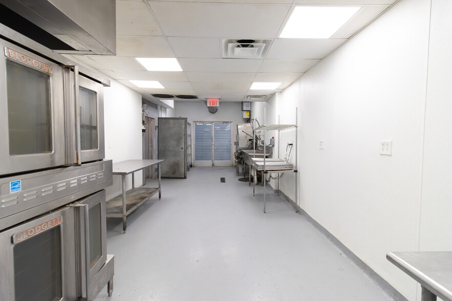More Photos Of 6211 Owens St, Dallas Restaurant For Lease