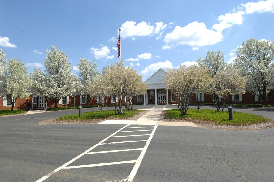 More Photos Of 27401 W Il Route 22, Lake Barrington Medical For Lease