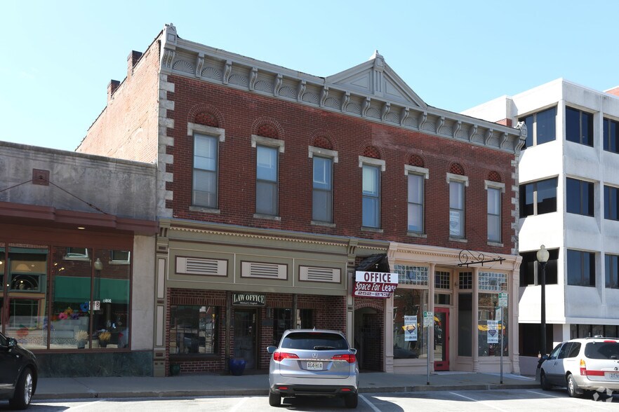 More Photos Of 211 W Lexington Ave, Independence Storefront Retail Office For Lease
