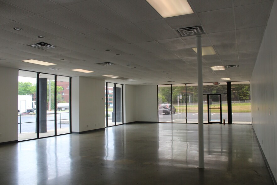 More Photos Of 6899 Peachtree Industrial Blvd, Norcross Unknown For Lease