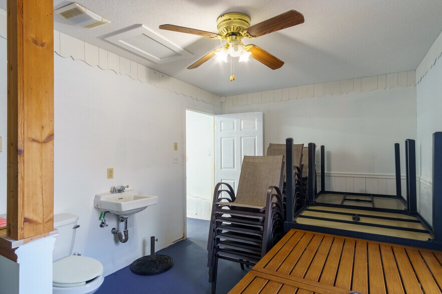 More Photos Of 181 W State St, Granby Storefront Retail Residential For Sale