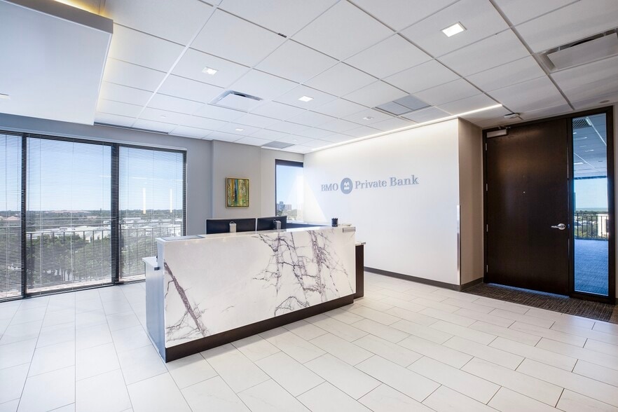 More Photos Of 801 Laurel Oak Dr, Naples Office For Lease