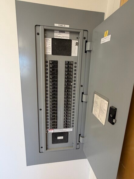 More Photos Of 1784 N Aaron Dr, Tooele Office For Sale