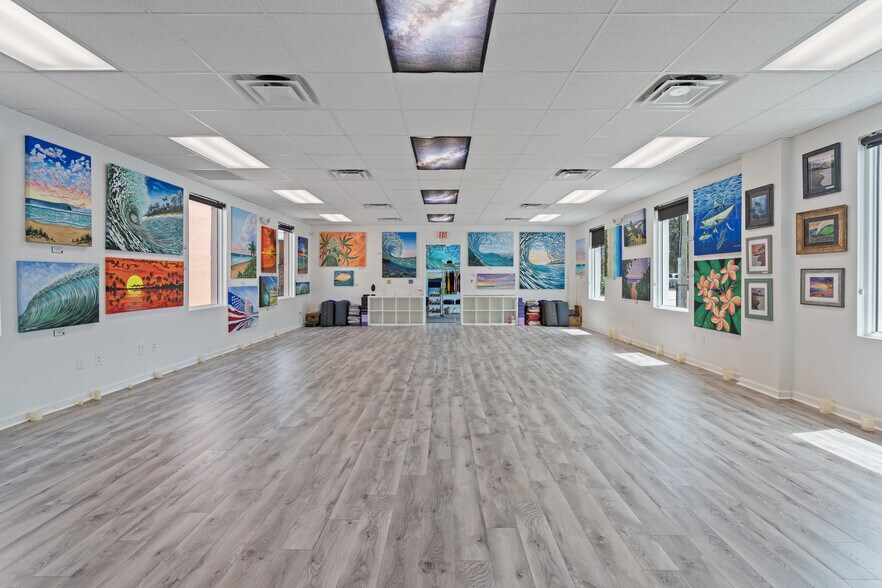 More Photos Of 2006 Vernon Pl, Melbourne Freestanding For Lease