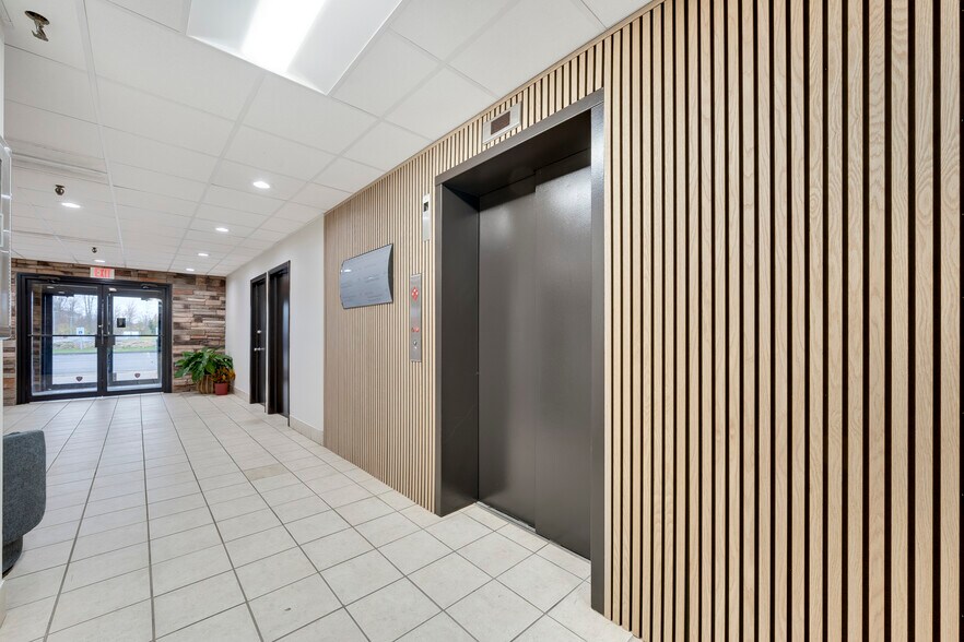 More Photos Of 34501 Aurora Rd, Solon Medical For Lease