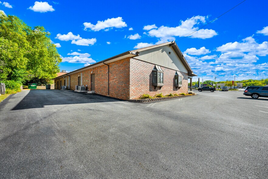 More Photos Of 4601 N University St, Peoria Unknown For Lease