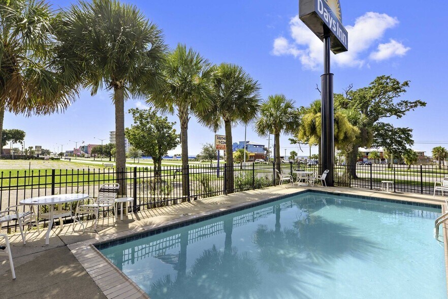 More Photos Of 1768 Beach Blvd, Biloxi Hotel For Sale