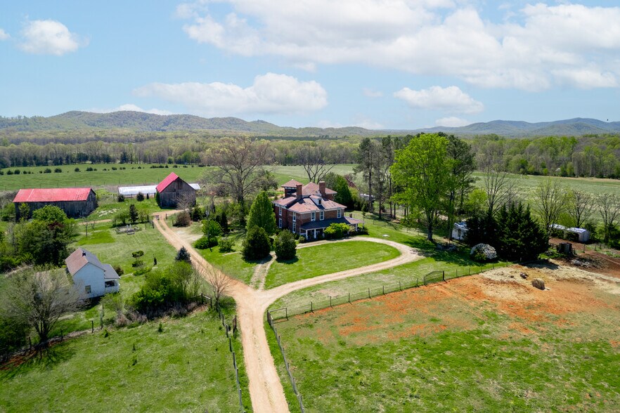 More Photos Of 2416 Lowesville Rd, Amherst Hospitality For Sale