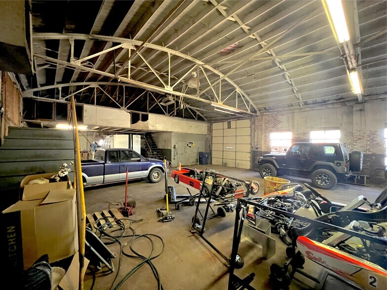 More Photos Of 127 N 9th St, Chickasha Auto Repair For Sale