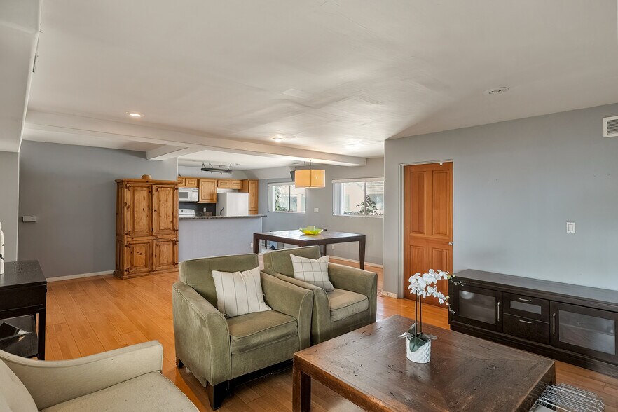 More Photos Of 3111 Ocean Front Walk, Marina Del Rey Apartments For Sale