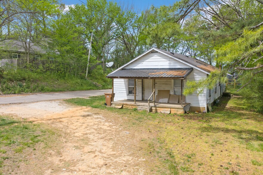 More Photos Of 252 N Main St, Lexington Multifamily For Sale